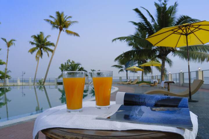 Pool Hotel
