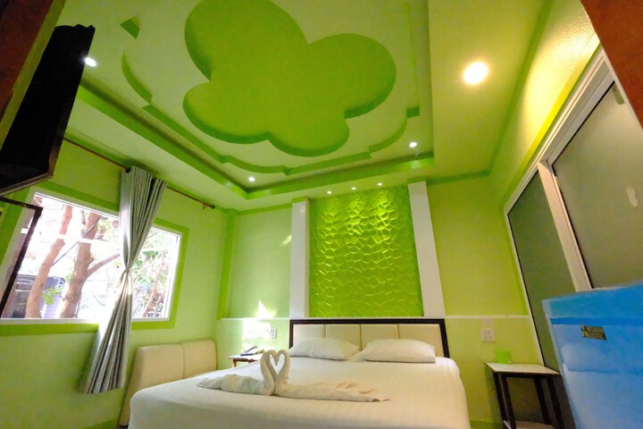Room 19 of 48