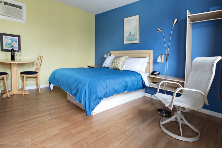 Room 3 of 12