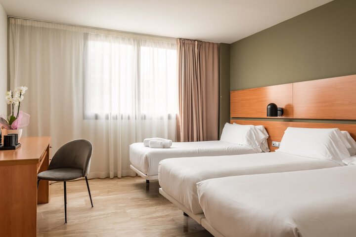 Room 9 of 29