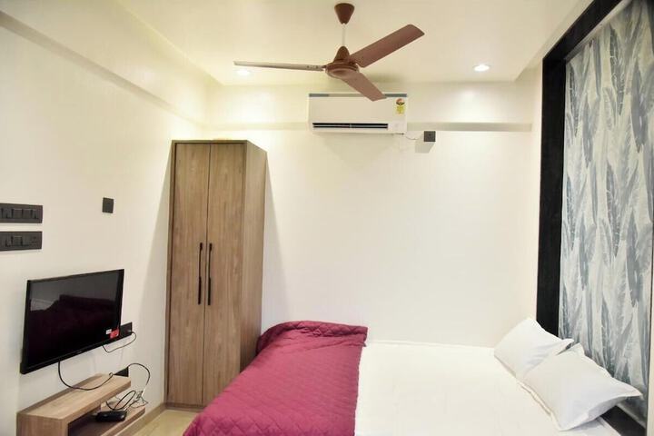 Room 13 of 53