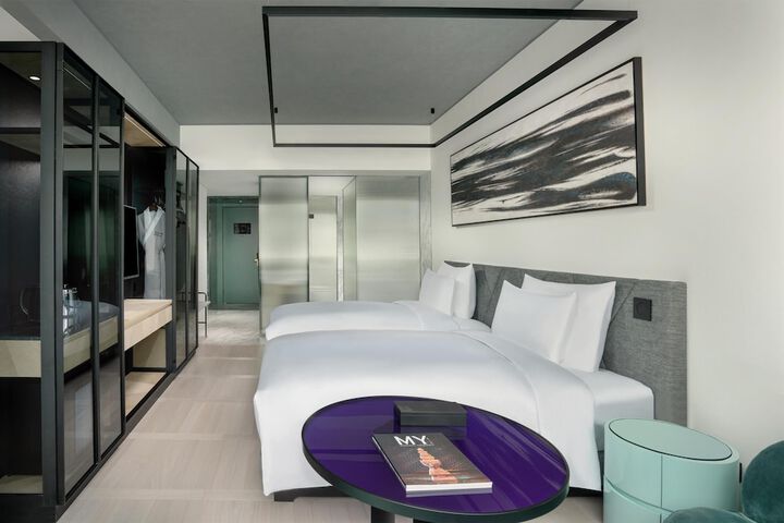 Room 18 of 224