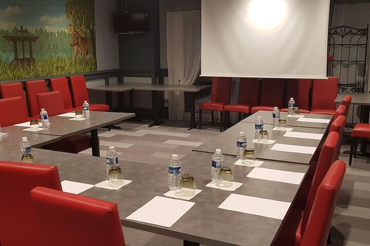 Business Center 19 of 21