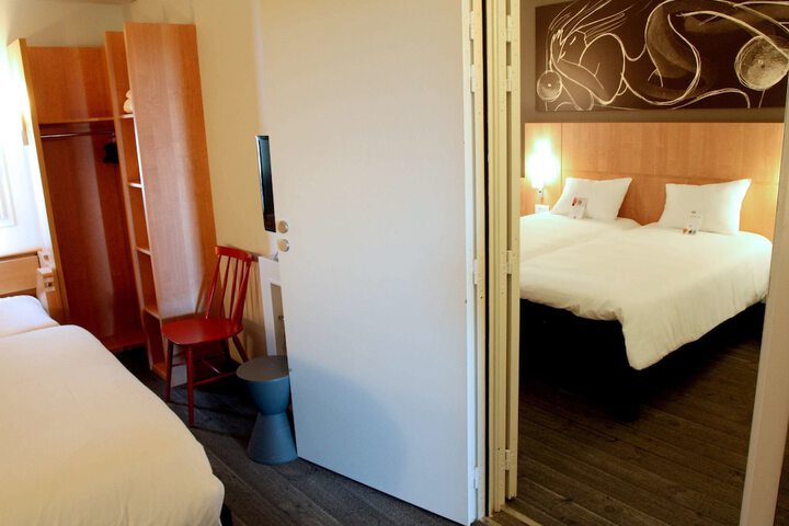 Room 8 of 60