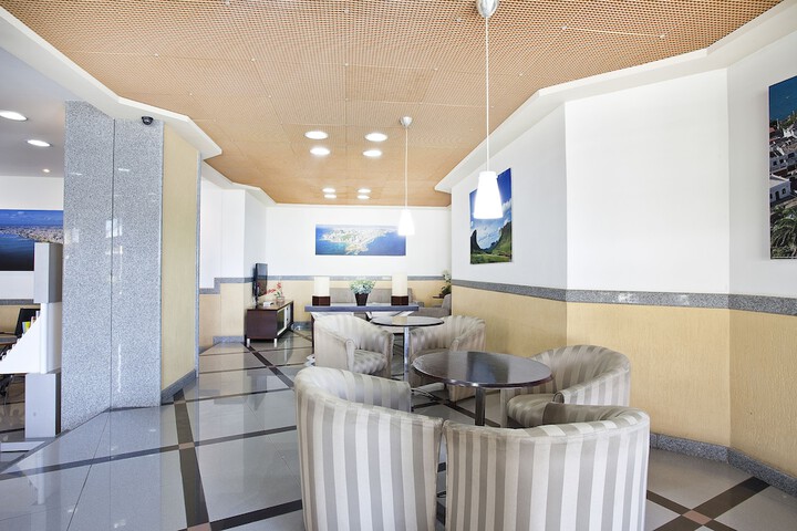 Guest Lobby
