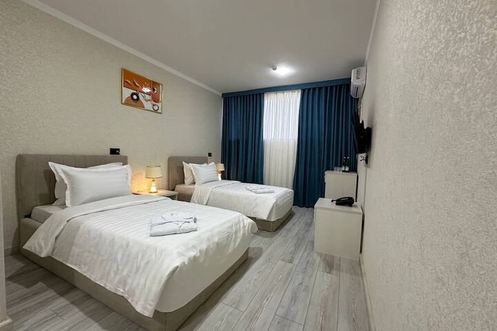 Room 9 of 23