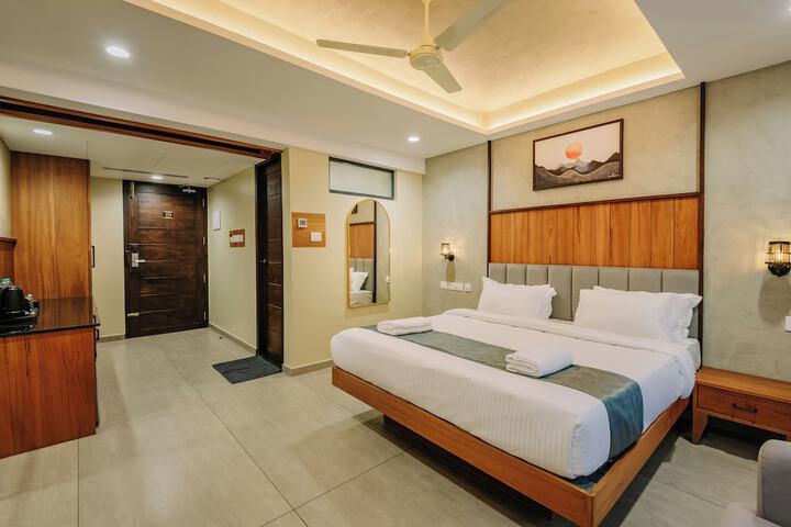 Room 33 of 107