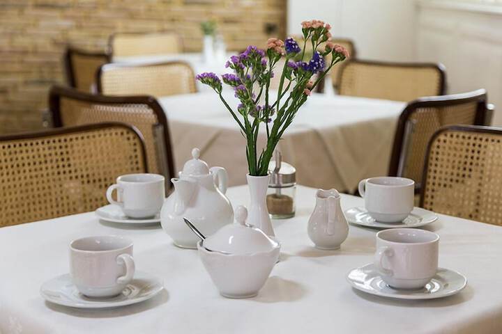 Breakfast/Coffee Service 28 of 41