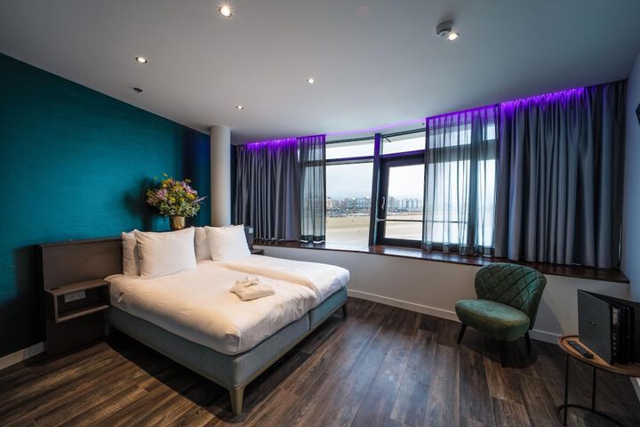 Room 10 of 46