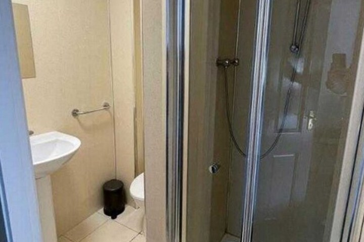 Room 16 of 21