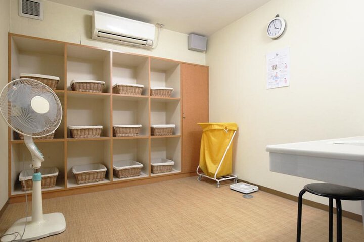 Room 27 of 45