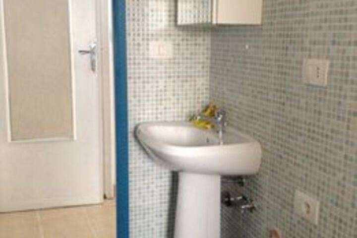 Room 3 of 9