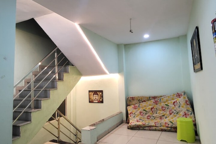 Room 10 of 10