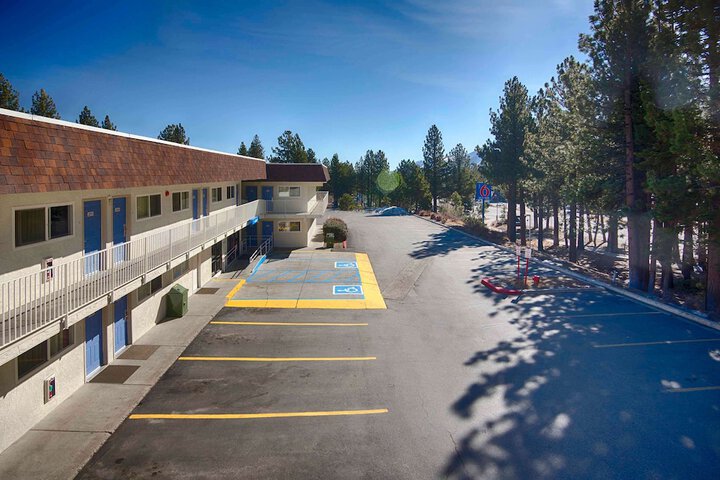 Hotel Entry