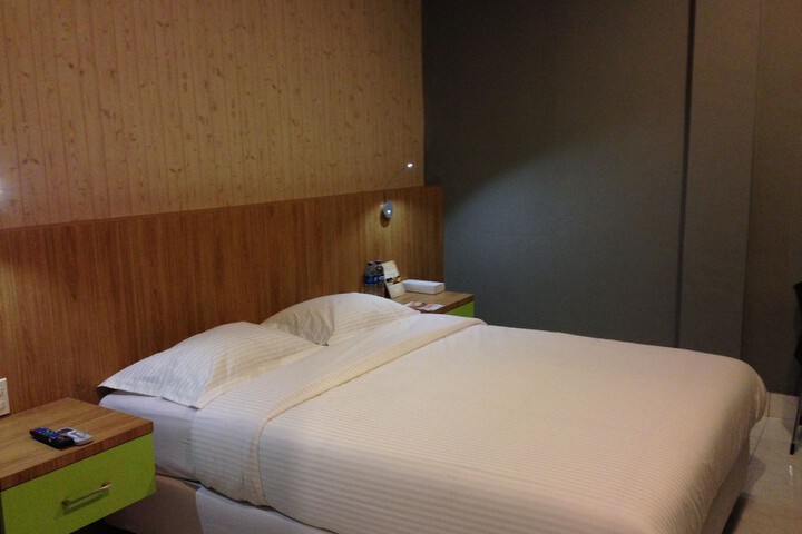 Room 8 of 26