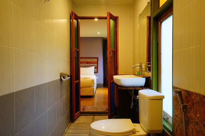 Room 53 of 93