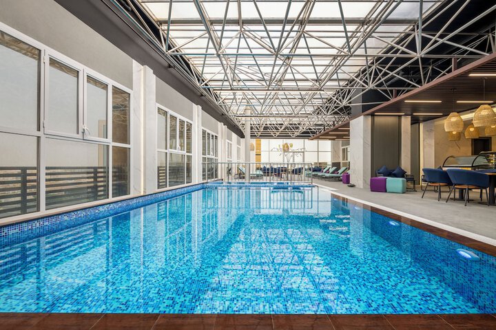 Pool 18 of 33