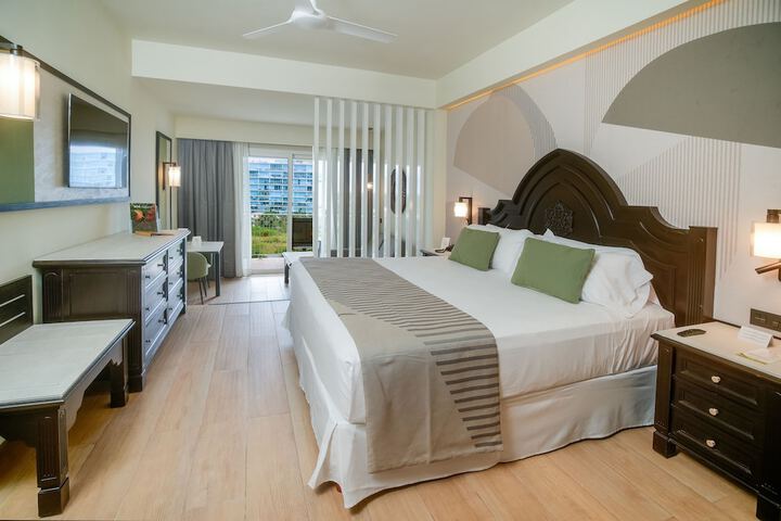 Room 16 of 153