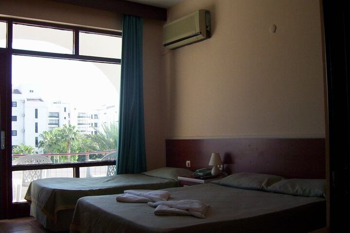 Room 9 of 31