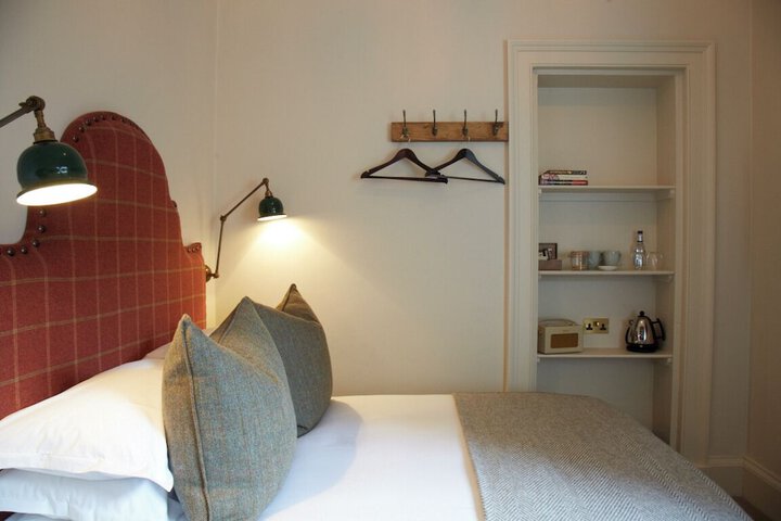 Room 53 of 149