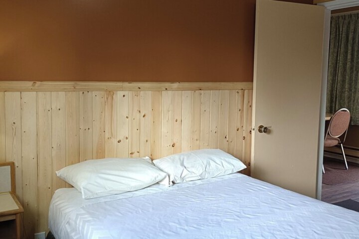 Room 42 of 68