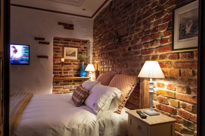 Room 16 of 71