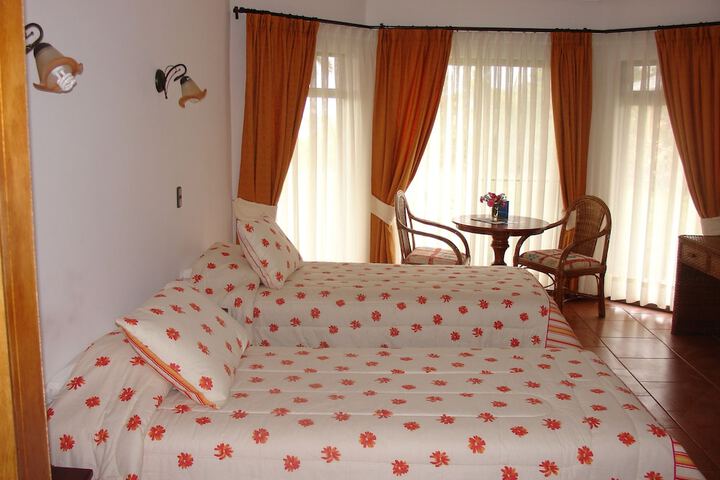 Room 9 of 37