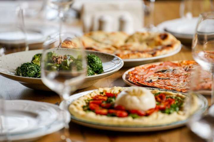 Dining 56 of 77