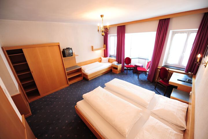 Room 18 of 88