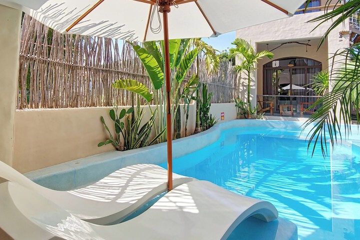 Pool 86 of 109