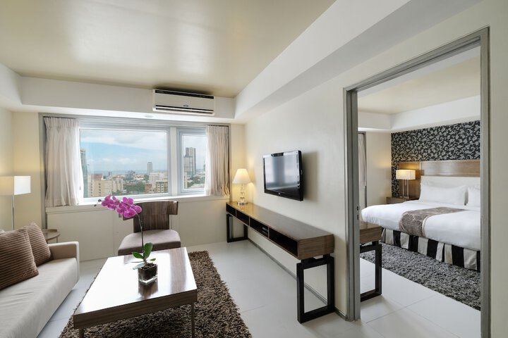 Room 7 of 25