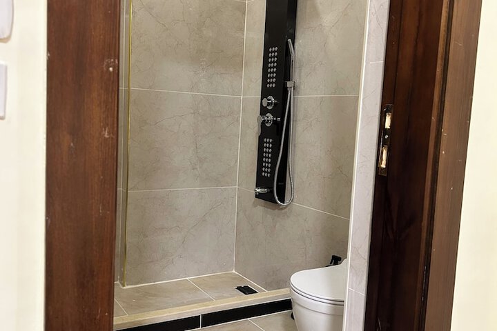 Room 44 of 58