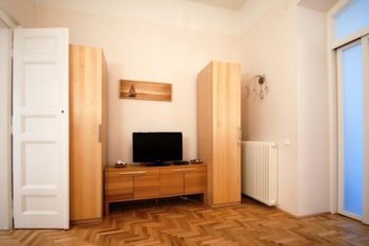 Room 17 of 18