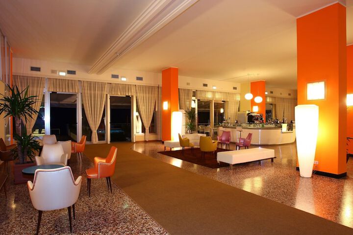 Guest Lobby