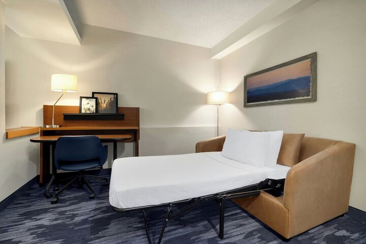 Room 17 of 33