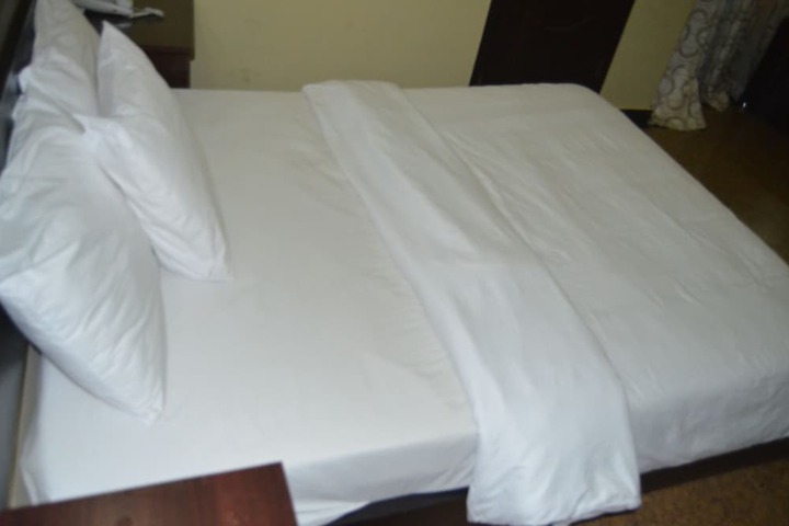 Room 5 of 28
