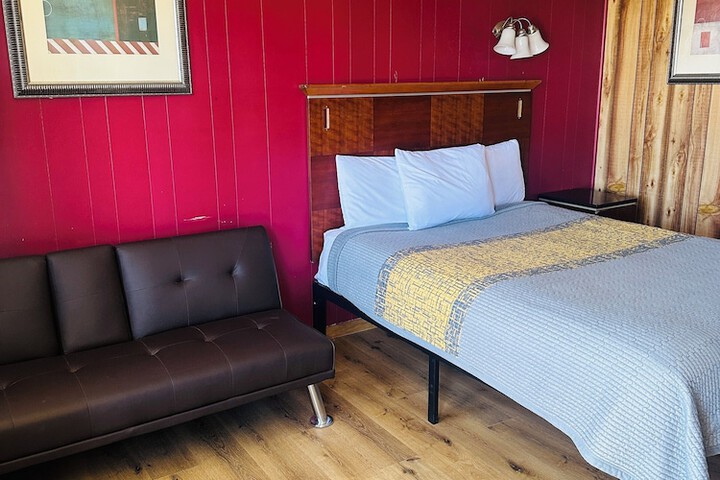Room 5 of 20