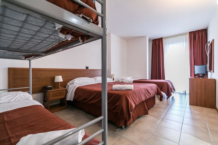Room 10 of 20