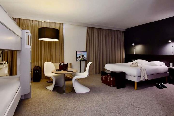 Room 36 of 96