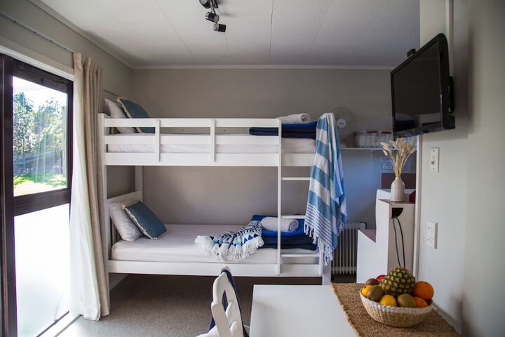 Room 6 of 65