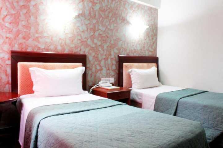Room 20 of 28