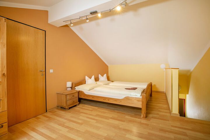 Room 6 of 27