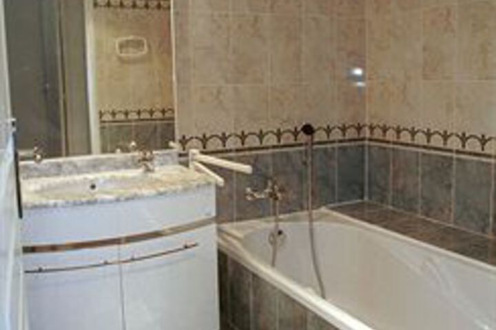 Room 2 of 20