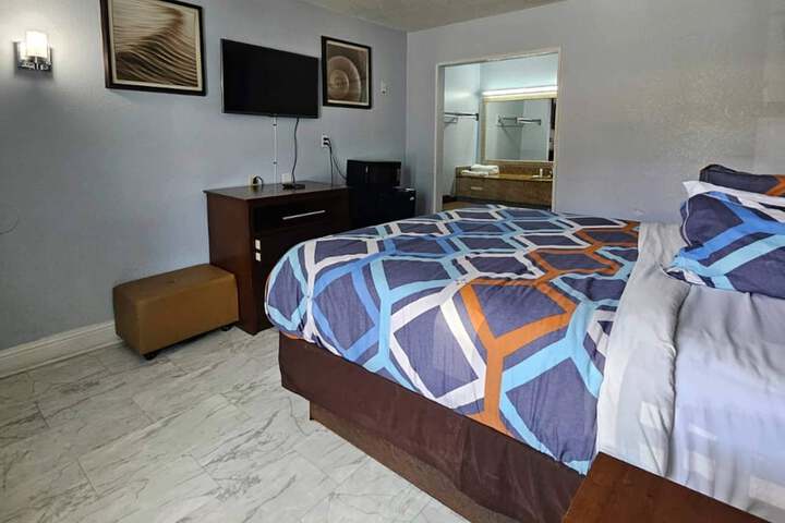 Room 34 of 66