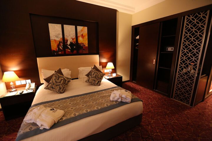 Room 6 of 81