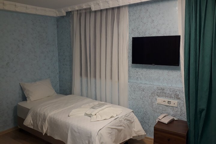 Room 3 of 13