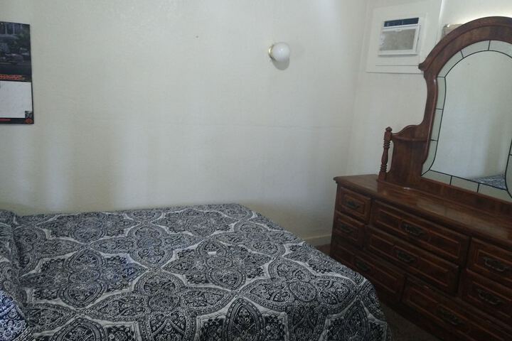 Room 12 of 27