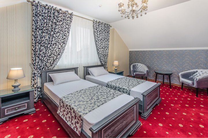Room 16 of 50