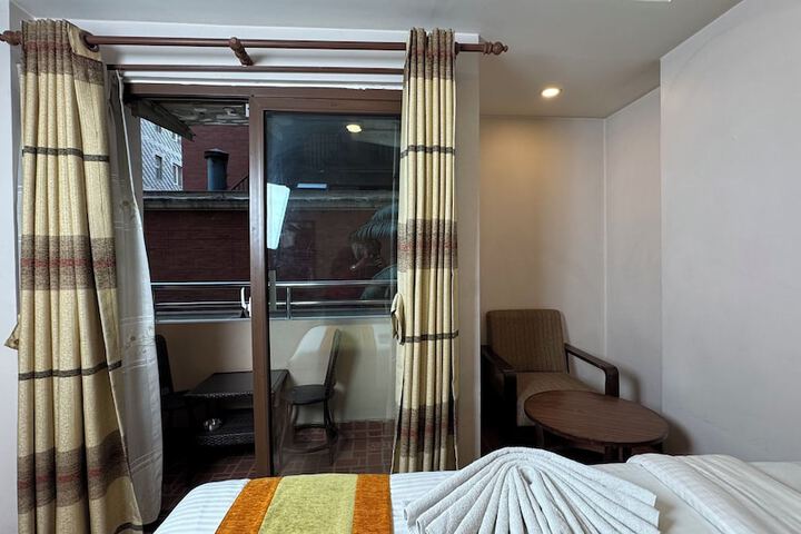 Room 21 of 50