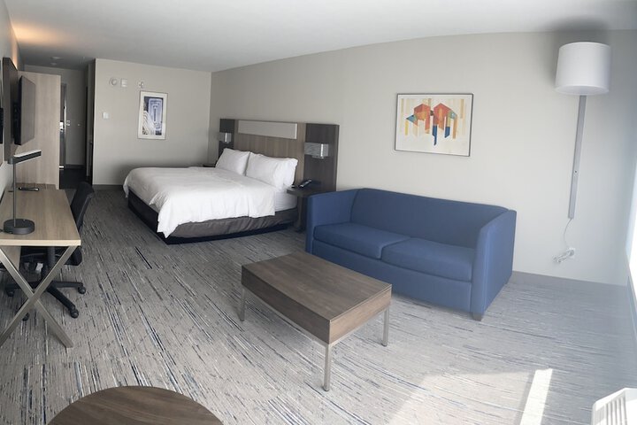 1 King Bed (9 of 14)